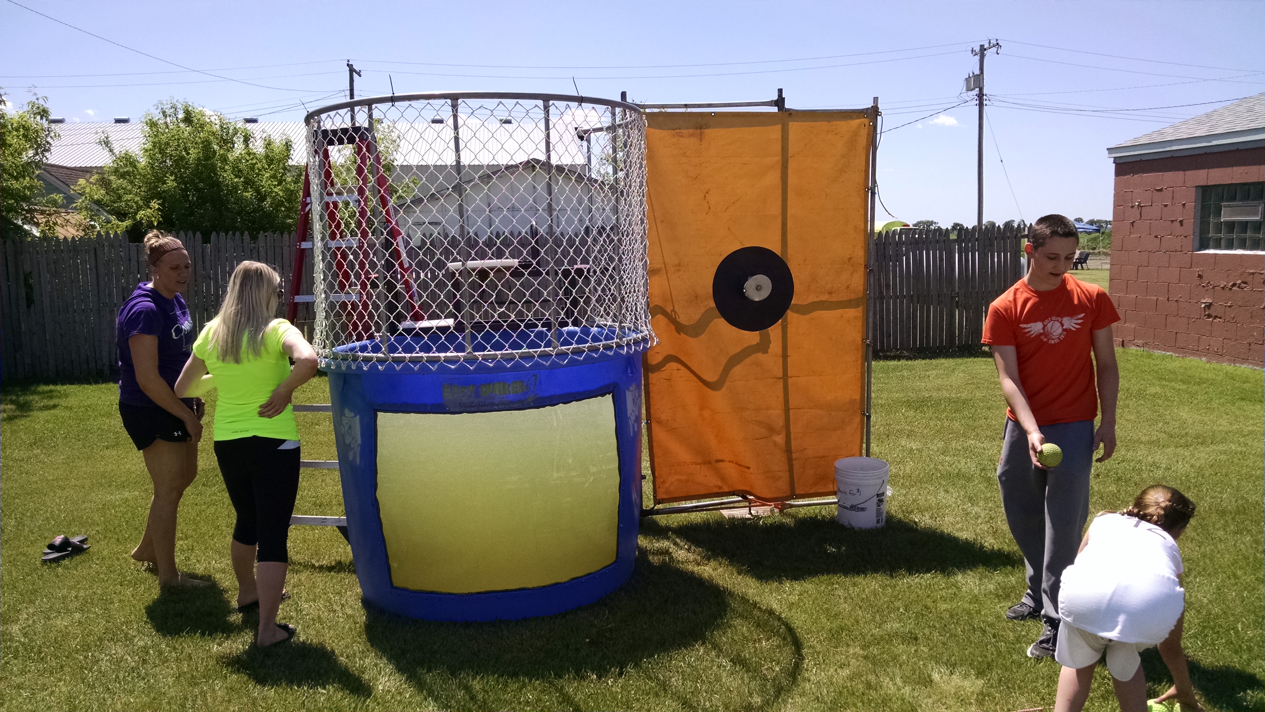 Dunk tank